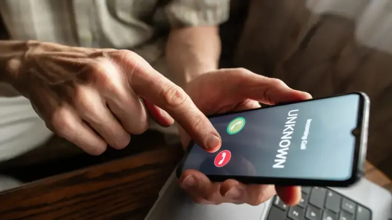 Ternyata Ini Ciri-Ciri Penipuan Telepon Menggunakan AI, Hati-hati!