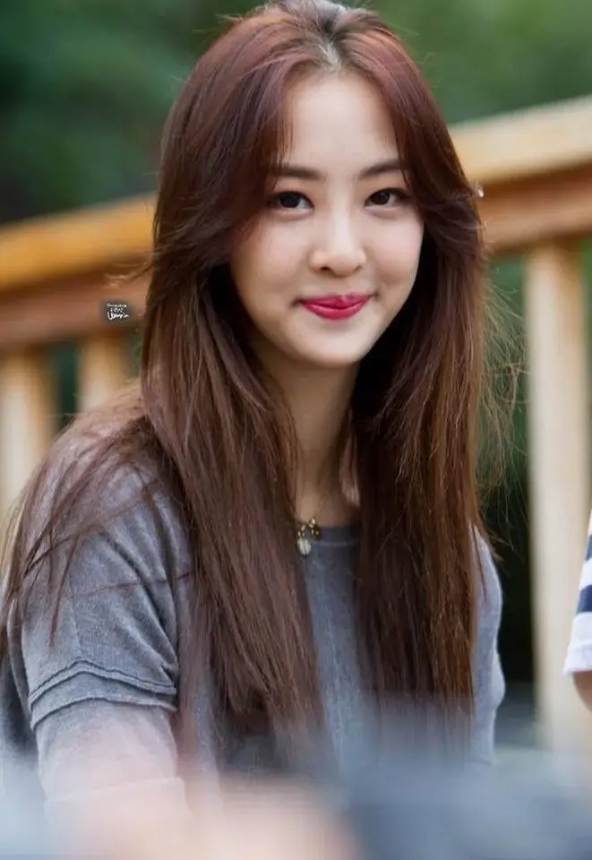 Kim Da Som - Biodata Pemain Salon De Holmes