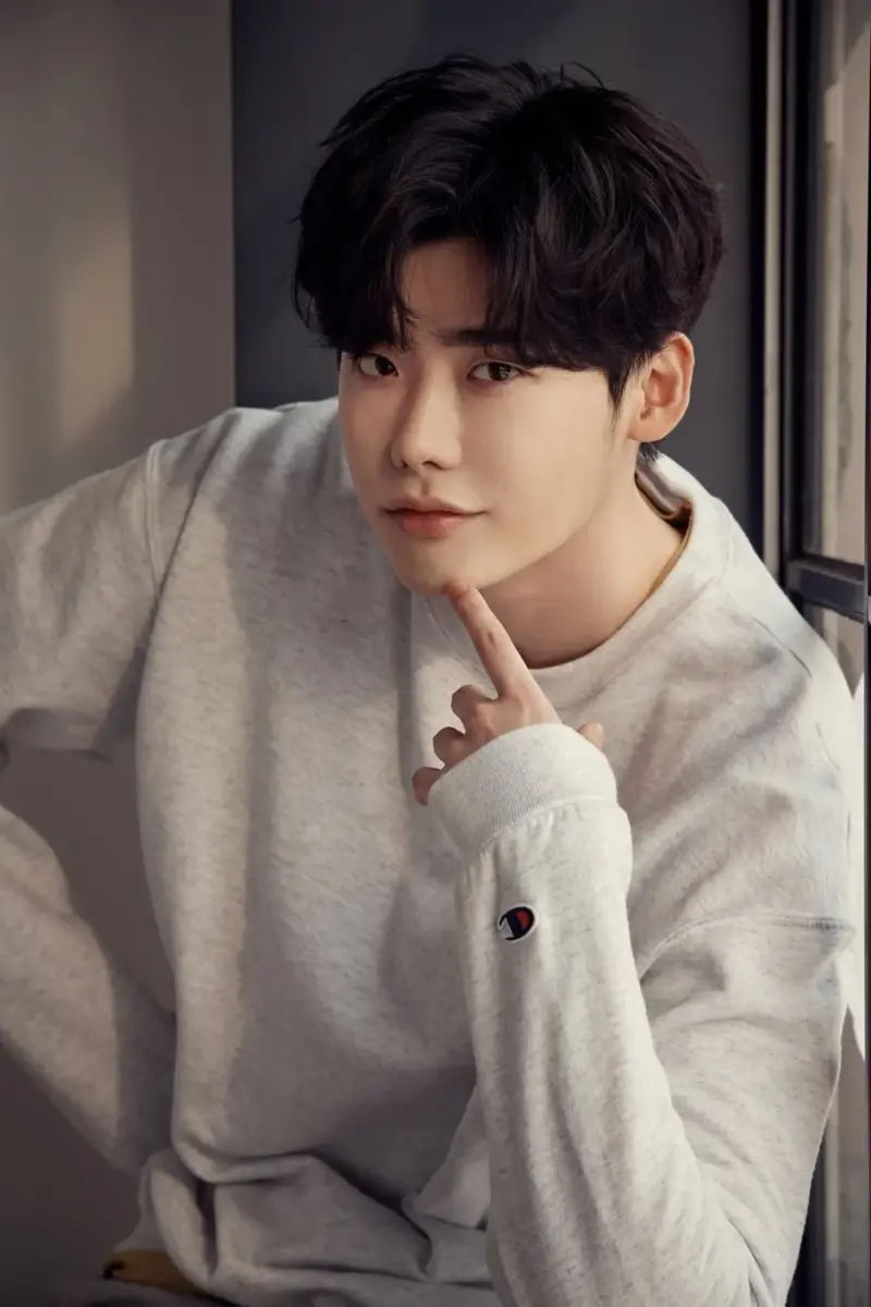 Lee Jong Suk - Biodata Pemain Law and the City
