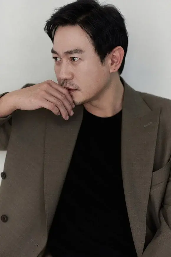 Park Yong Woo - Biodata Pemain Hunter with a Scalpel