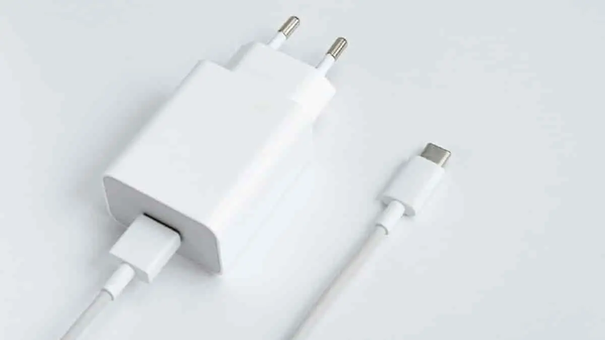 Hati-hati, Ini 5 Ciri Charger KW Penyebab HP Rusak
