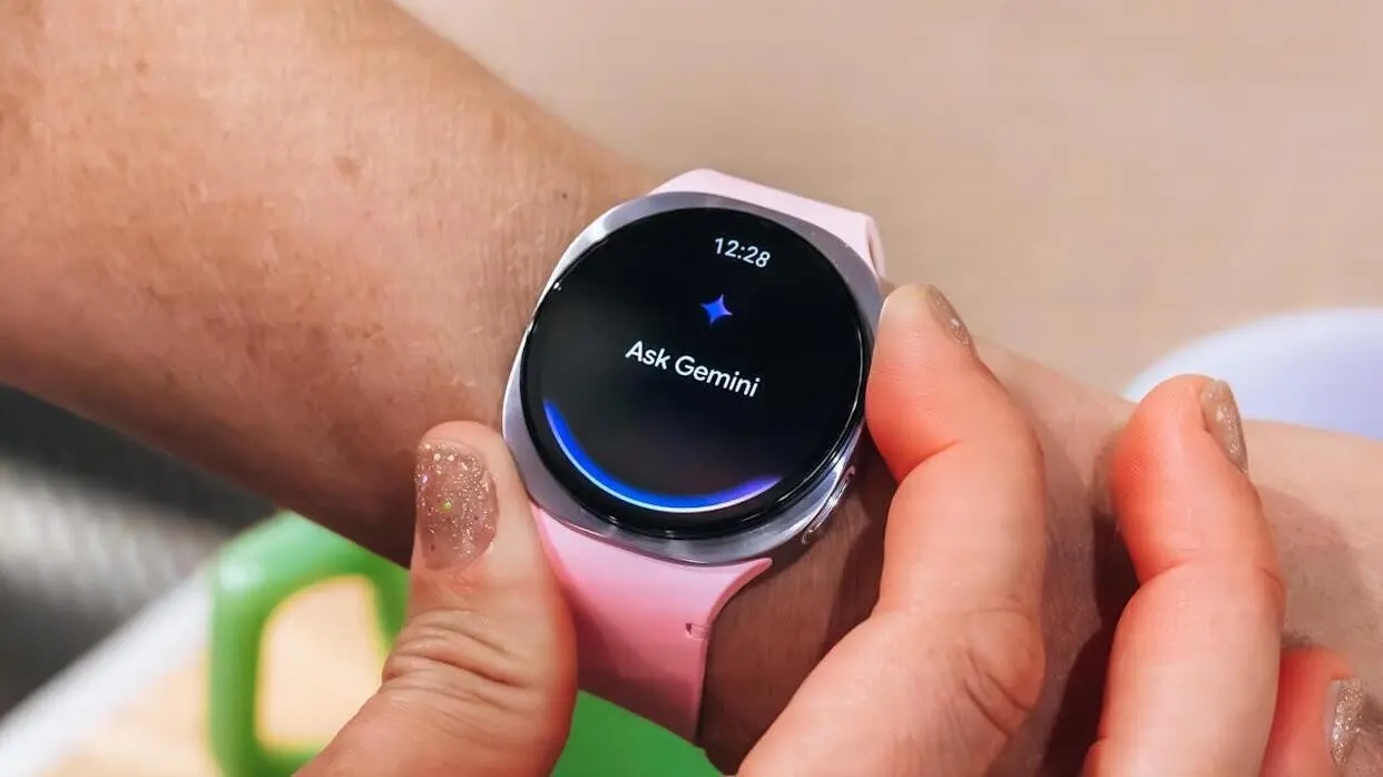 Gemini Kini Hadir di Wear OS, Gantikan Google Assistant