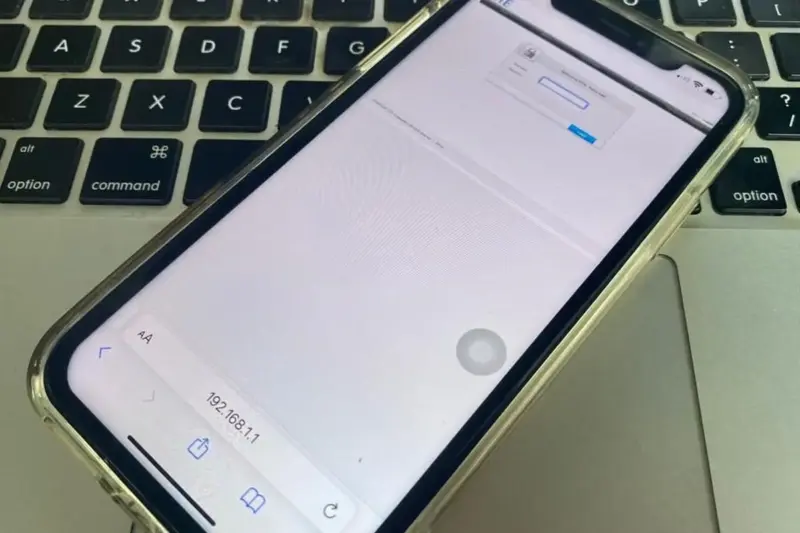 Penyebab layar HP ghost touch atau bergerak sendiri