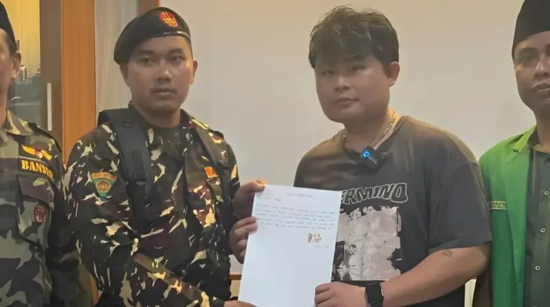 Singgung NU Trans7, YouTuber Stevansyoung Didatangi Banser Jember
