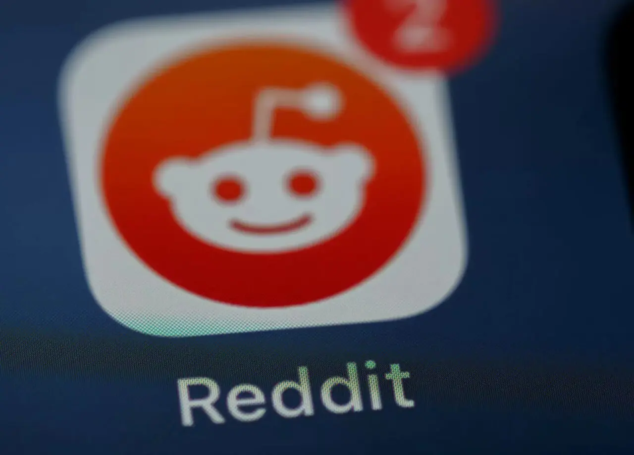 Reddit Gugat Perplexity AI Setelah Bukti Scraping Ditemukan