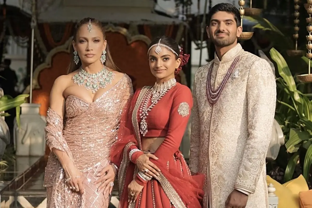 Dibayar Mahal, JLo Manggung di Nikahan Miliarder India