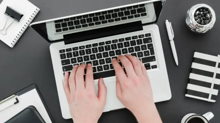 Cara Membersihkan Keyboard Laptop agar Awet dan Optimal