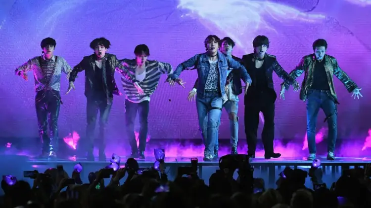 BTS/(Ethan Miller/GETTY IMAGES)