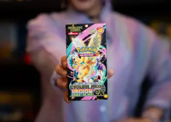 Box Pokémon Game Kartu Koleksi “evolusi Mega Impian Ex”