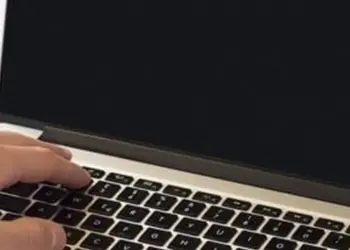 Penyebab dan Cara Mengatasi Laptop Black Screen