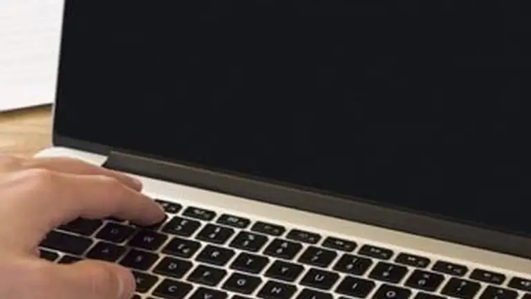 7 Penyebab Laptop Black Screen dan Cara Mengatasinya