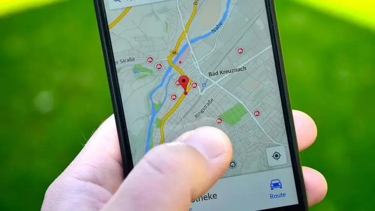 4 Cara Cek Lokasi Pasangan secara Real-Time yang Paling Akurat