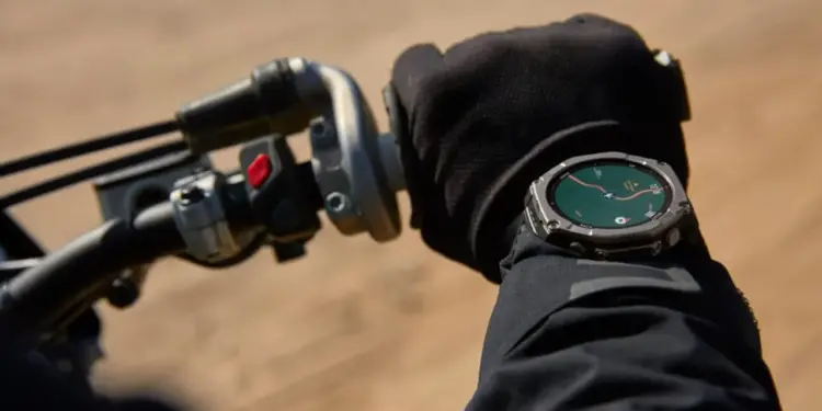 Amazfit T-Rex Ultra 2, Smartwatch Gahar dengan Baterai tahan sebulan