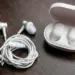 Perbandingan kelebihan earphone kabel vs TWS