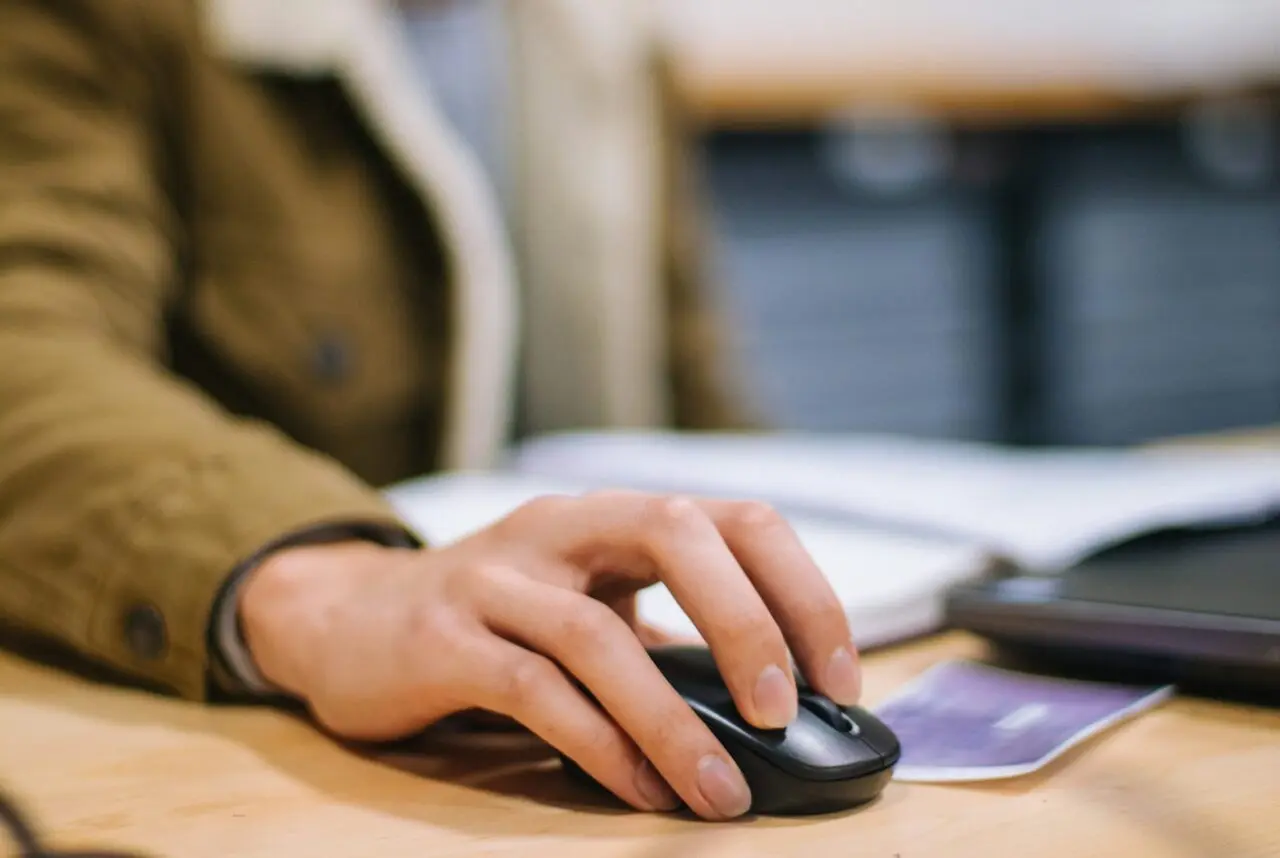 Kelebihan dan Kekurangan Wireless Mouse yang Wajib Kamu Tahu