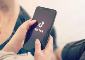Kepercayaan Gen Z ke TikTok Anjlok, YouTube Menang!