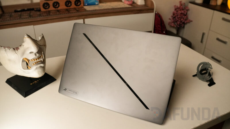 Review ROG Zephyrus G16 GU606AM (2026): Ketika Kekuatan Ekstrem Bertemu Portabilitas 5 ASUS ROG Zephyrus G16 2026 Dafunda Tekno Review 15