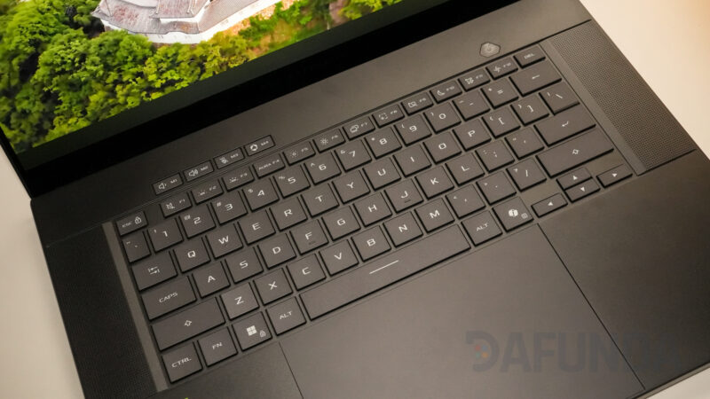 Review ROG Zephyrus G16 GU606AM (2026): Ketika Kekuatan Ekstrem Bertemu Portabilitas 9 ASUS ROG Zephyrus G16 2026 Dafunda Tekno Review 4