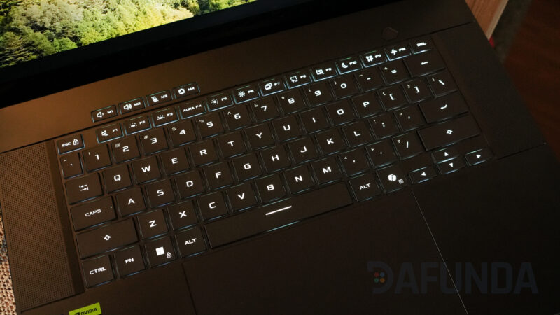 Review ROG Zephyrus G16 GU606AM (2026): Ketika Kekuatan Ekstrem Bertemu Portabilitas 8 ASUS ROG Zephyrus G16 2026 Dafunda Tekno Review 6