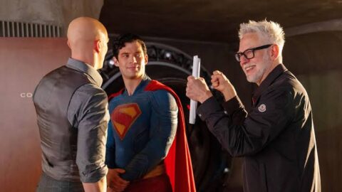 James Gunn Ngeblur Wajah 1 Orang di Foto Set Man of Tomorrow, dan Fans Curiga ini Alasannya