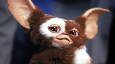Warner Bros Tunda Film DC Dynamic Duo dan Gremlins 3 Hingga 2028