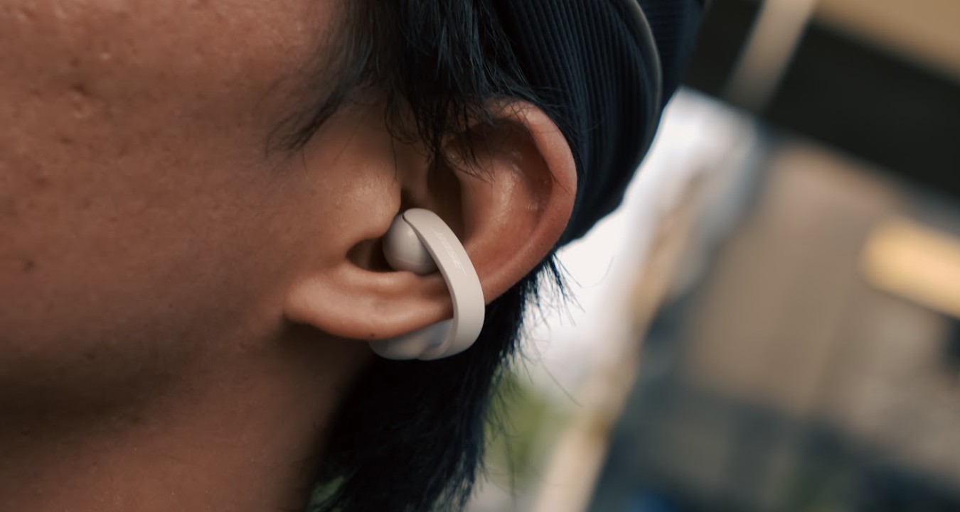 Bose Sport Open Earbuds, Teman Latihan Lari dari 5K hingga Full Marathon 1 Bose Sports Open Earbuds ketika dipakai dalam keadaan lari