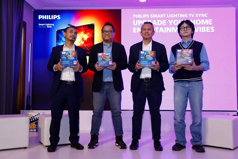 ki ka Raditya Dika Content Creator dan Storyteller Burhan Noor Sahid Head of Marketing – Consumer Signify Commercial Indonesia Dedy Bagus Pramono President Director Signify Commercial Indonesia dan 1